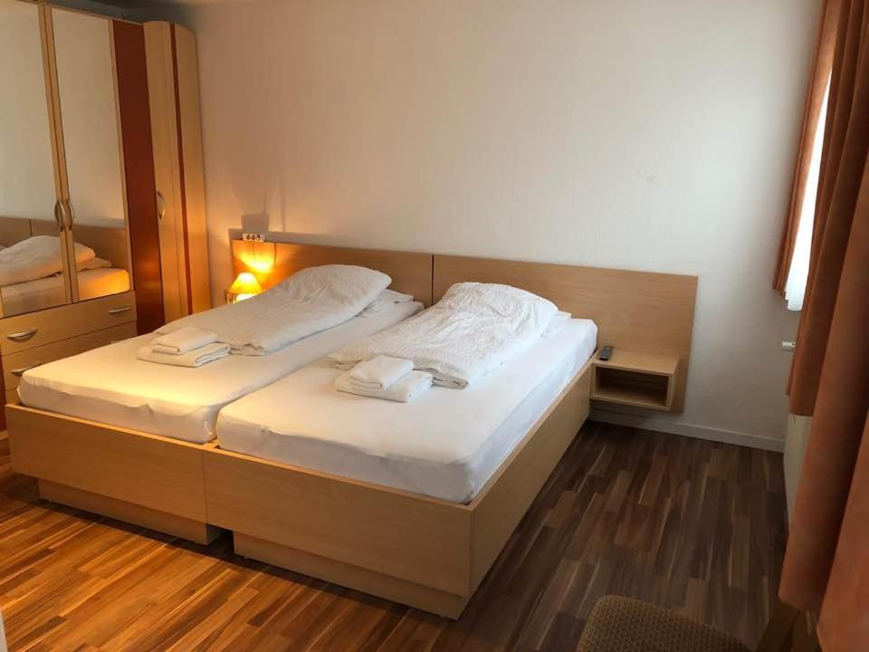 Hotel Kriftelerhof Esterno foto