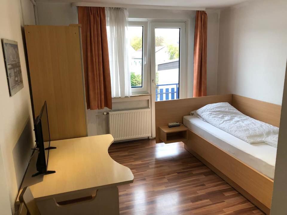 Hotel Kriftelerhof Esterno foto